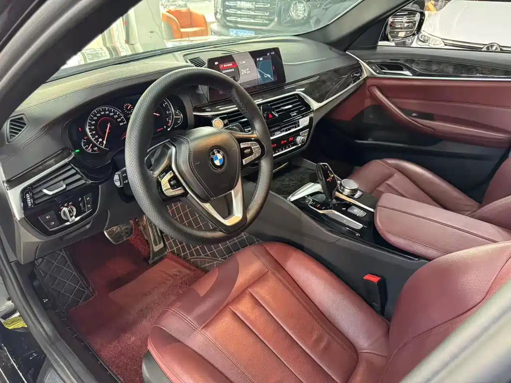 BMW 5 Series — миниатюра 7