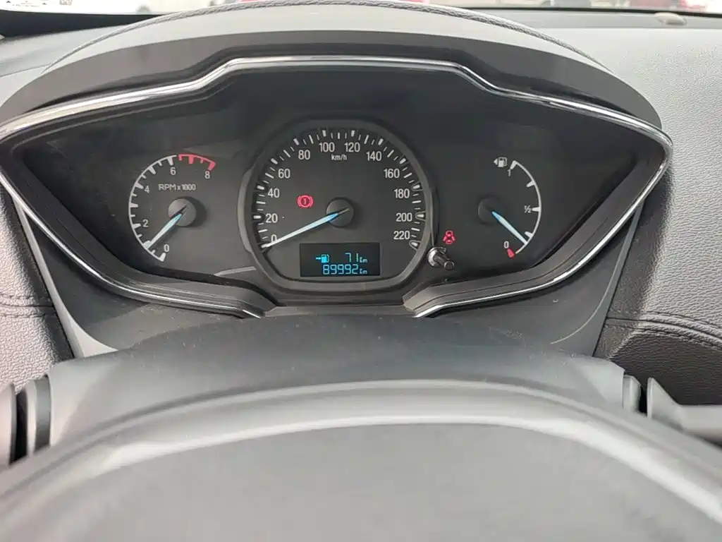 Ford Escort — миниатюра 12