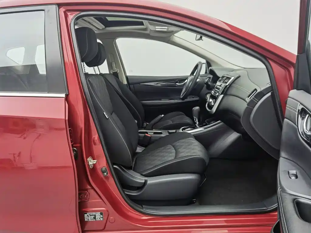 Nissan Tiida — миниатюра 23