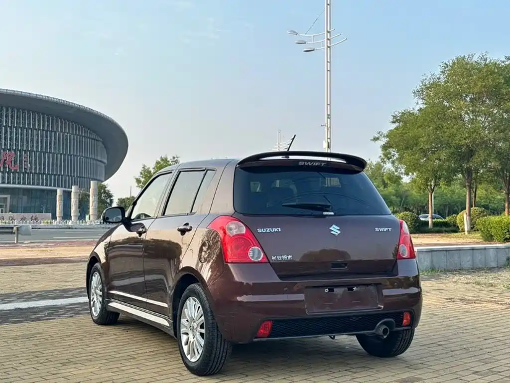Suzuki Swift — миниатюра 6