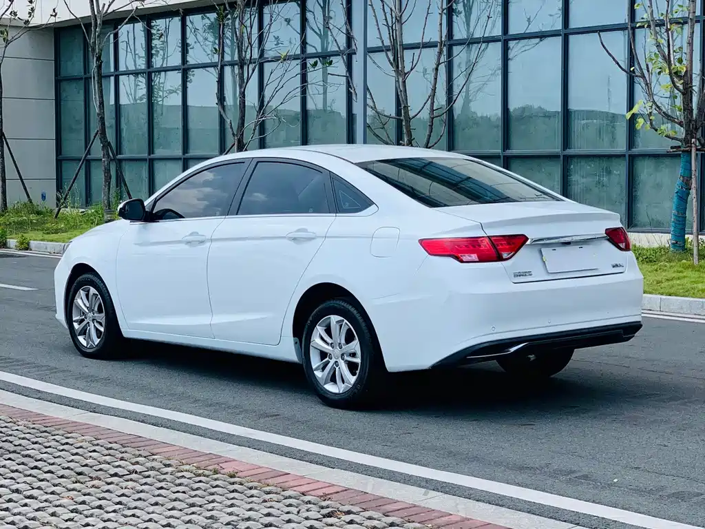 Geely Emgrand GL — миниатюра 5