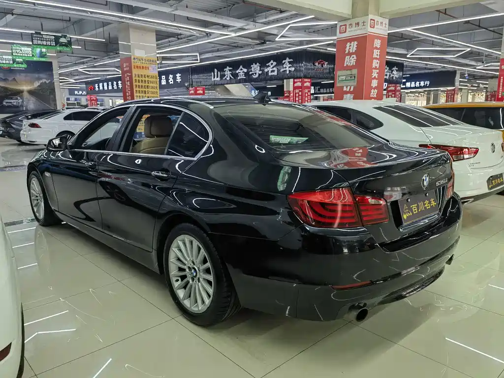 BMW 5 Series — миниатюра 6