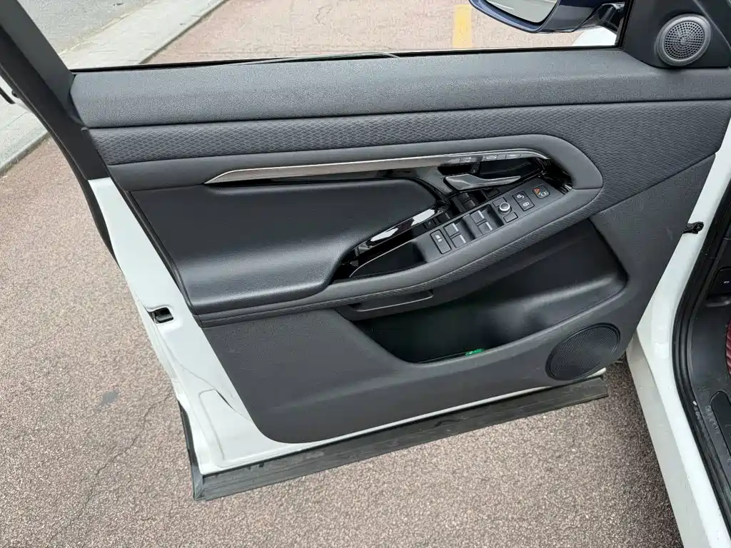 Land Rover Evoque — миниатюра 6