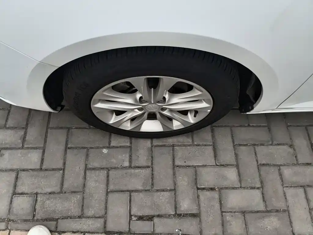 Buick Verano — миниатюра 23