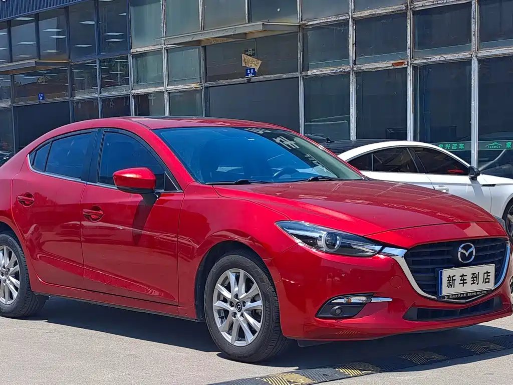 Mazda Mazda3 3 2017 1.5L AT Luxury V
