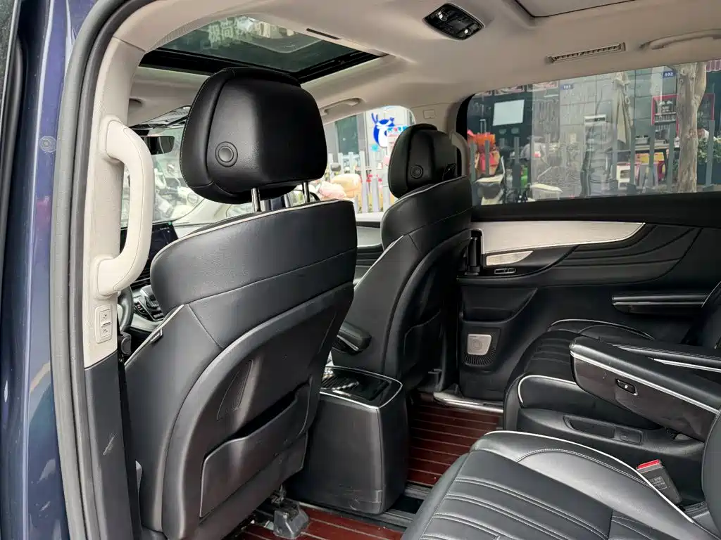Roewe iMAX8 — миниатюра 10