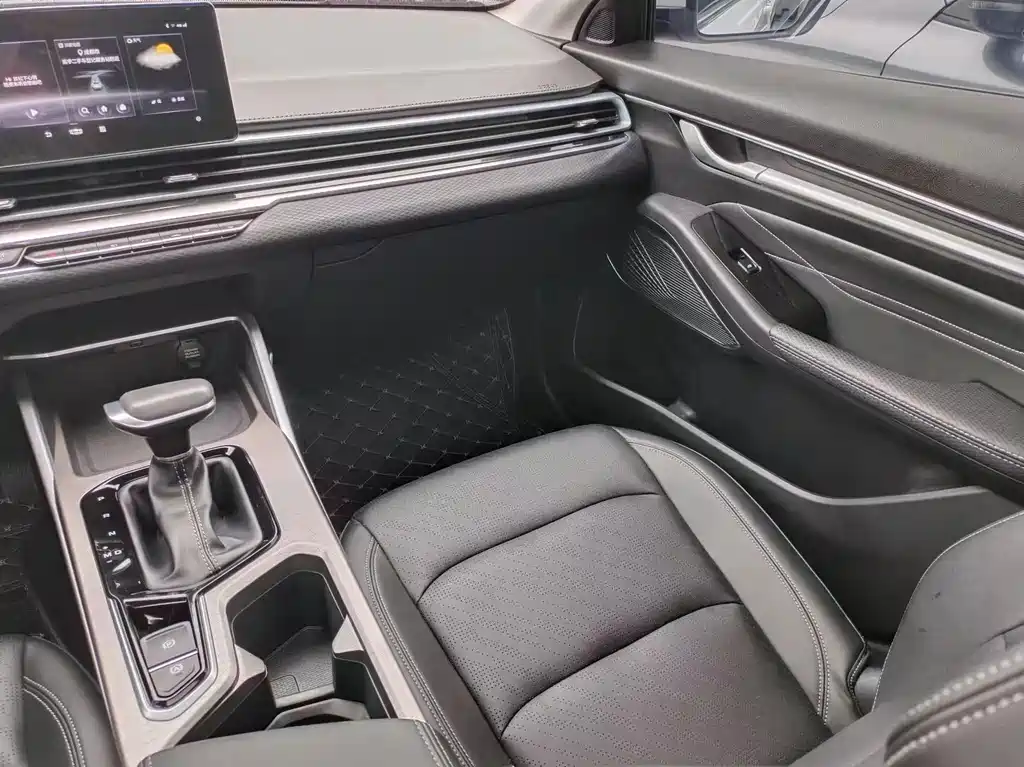 Geely Emgrand — миниатюра 10