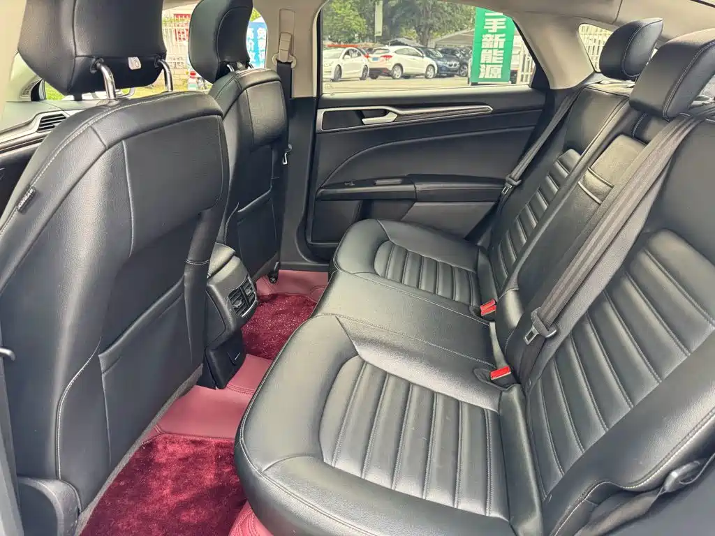 Ford Mondeo — миниатюра 12