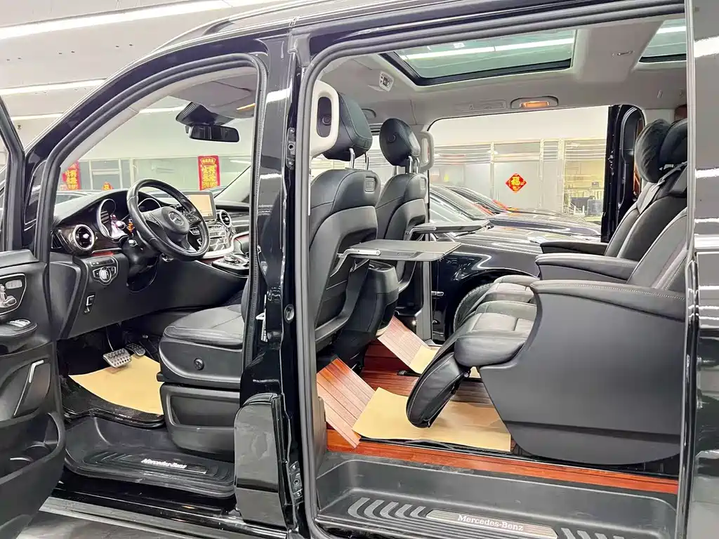 Mercedes-Benz V-Class — миниатюра 8