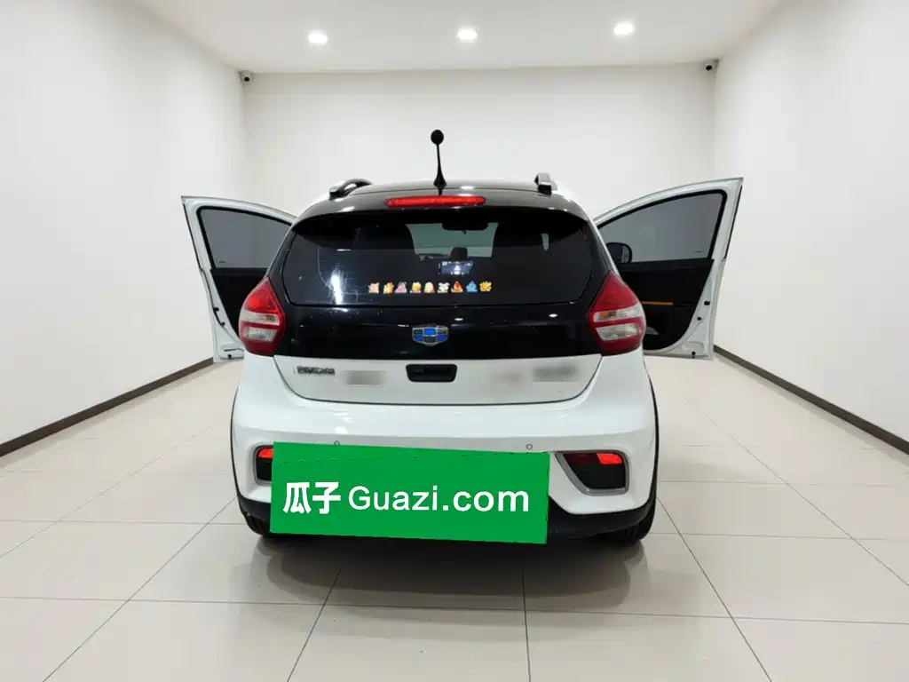 Geely Vision X1 — миниатюра 5