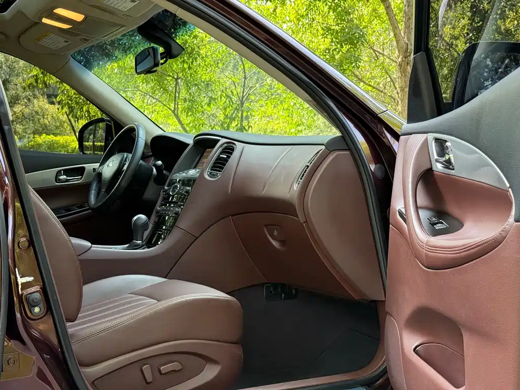 Infiniti QX50 (Import) — миниатюра 39