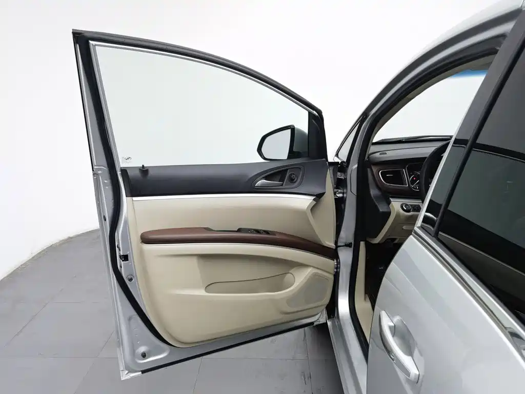 Buick GL8 — миниатюра 8
