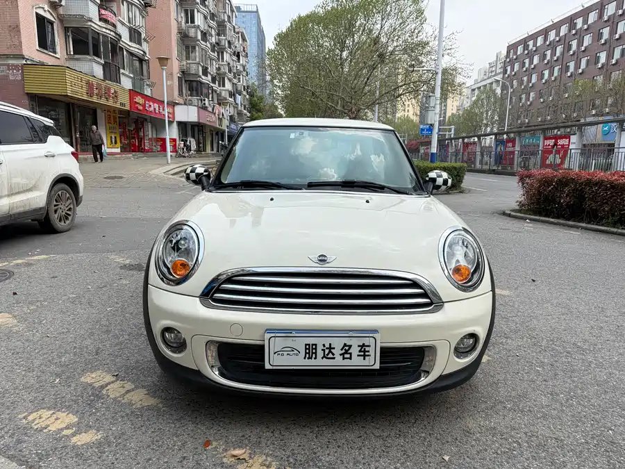 MINI Hatch фото 1
