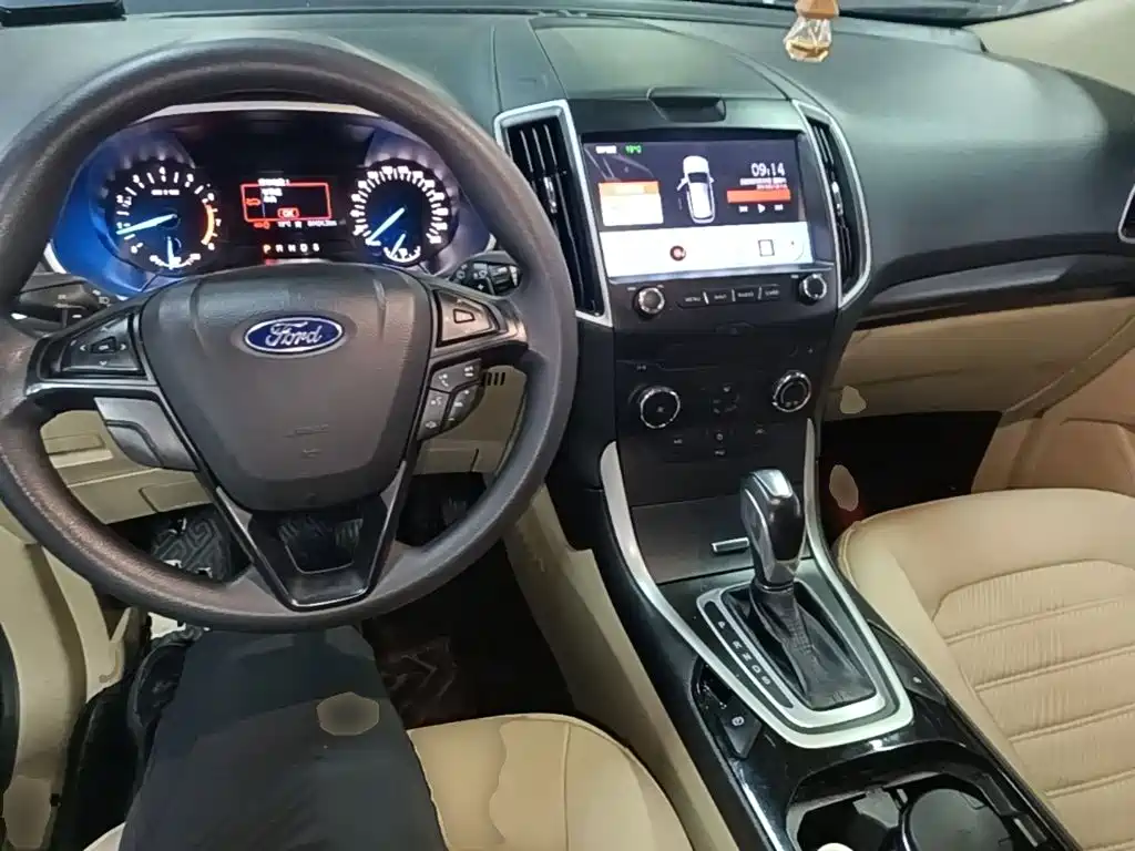 Ford Edge — миниатюра 10