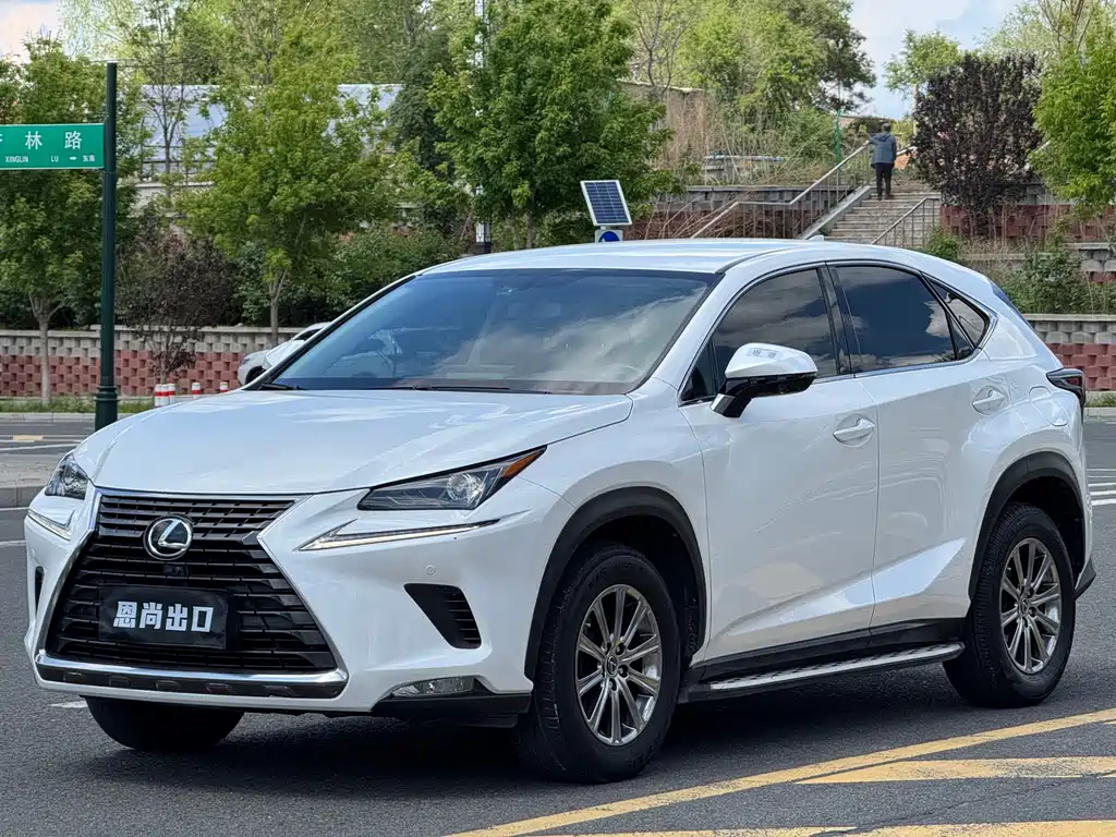 Lexus NX 2021