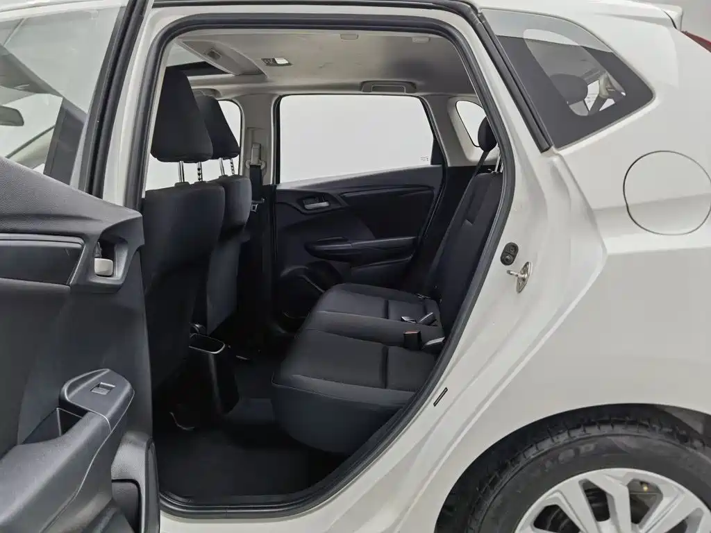 Honda Fit — миниатюра 15