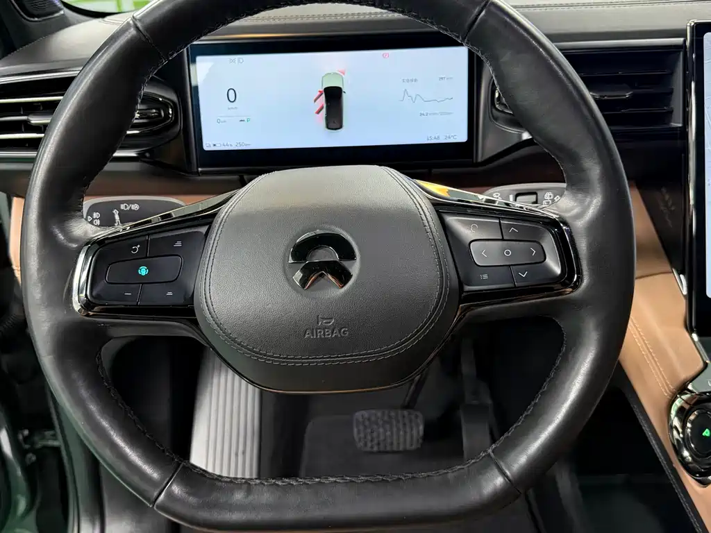 NIO ES8 2020 415KM мест