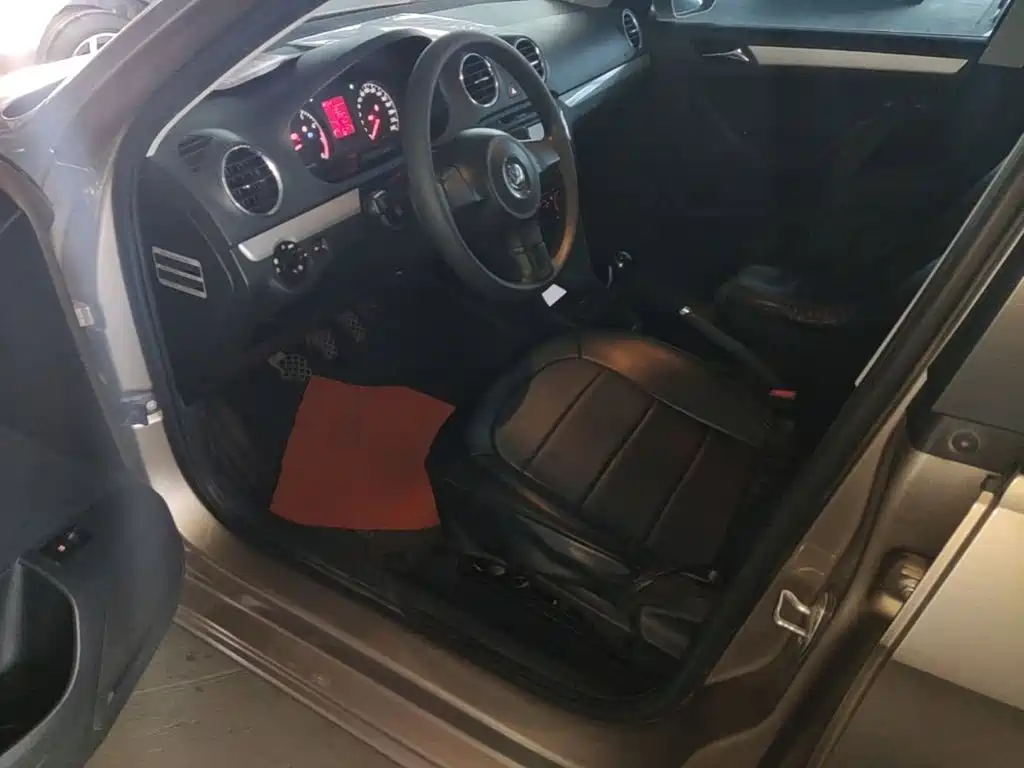 Volkswagen Jetta — миниатюра 16