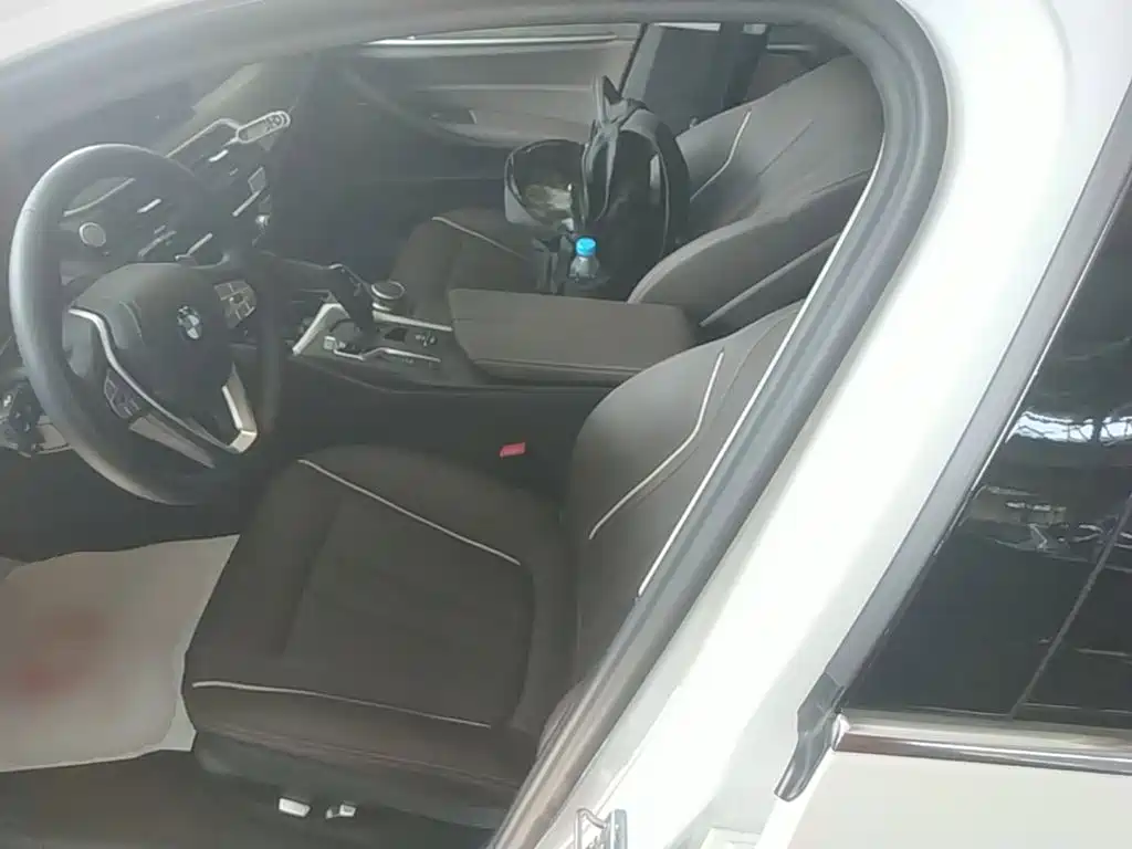 BMW 5 Series — миниатюра 15