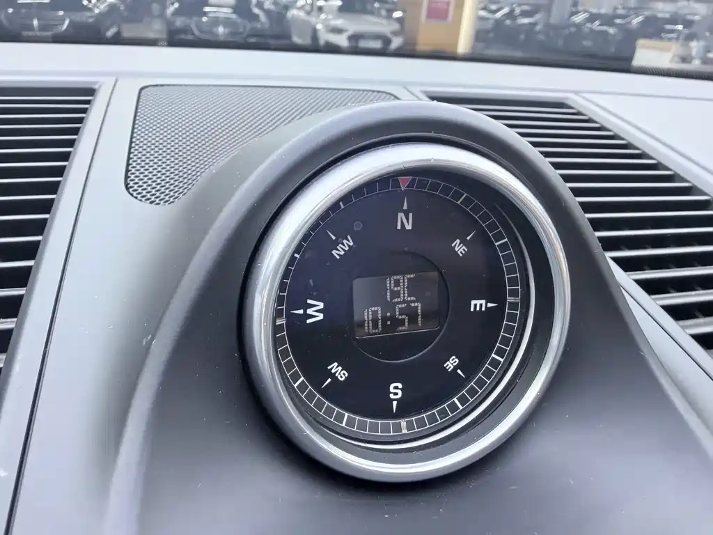 Porsche Macan — миниатюра 6