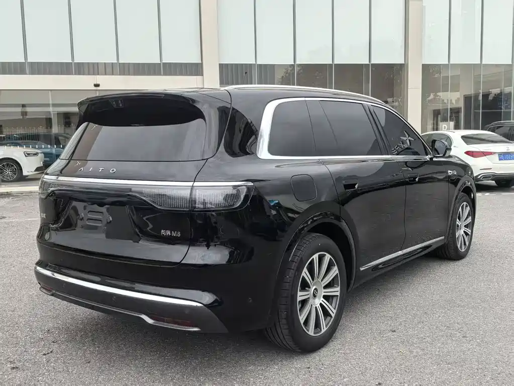 Aito M8 2025 Max+ 53.4kWh 5 мест (192 ）