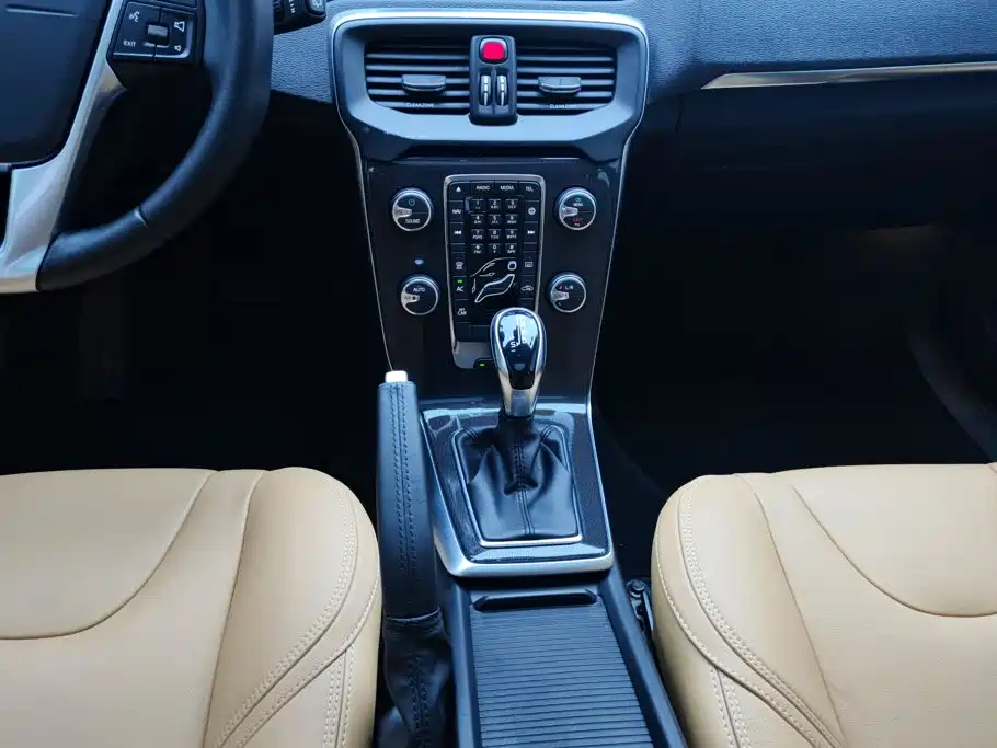 Volvo V40 — миниатюра 16
