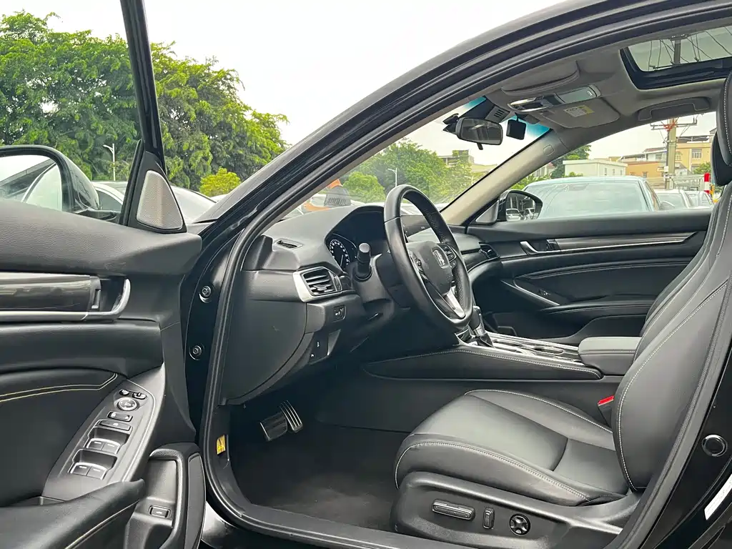 Honda Accord 2022 260TURBO Luxury