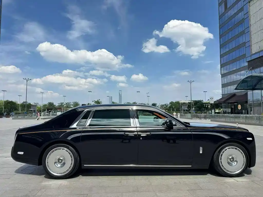 Rolls-Royce Phantom — миниатюра 6