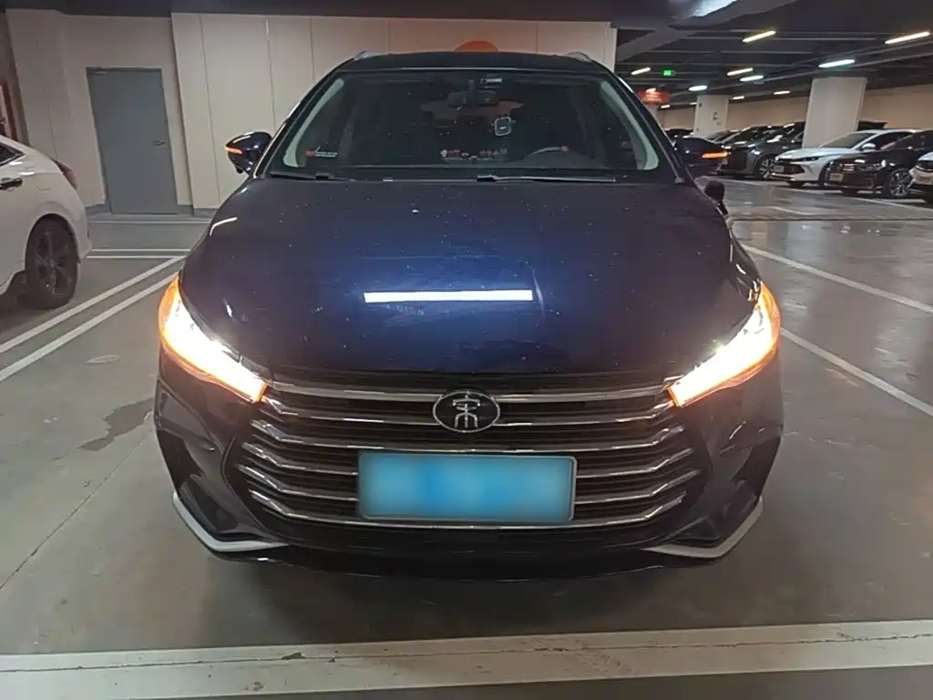 BYD Song MAX MAX 2021 1.5T AT Luxury 7 мест