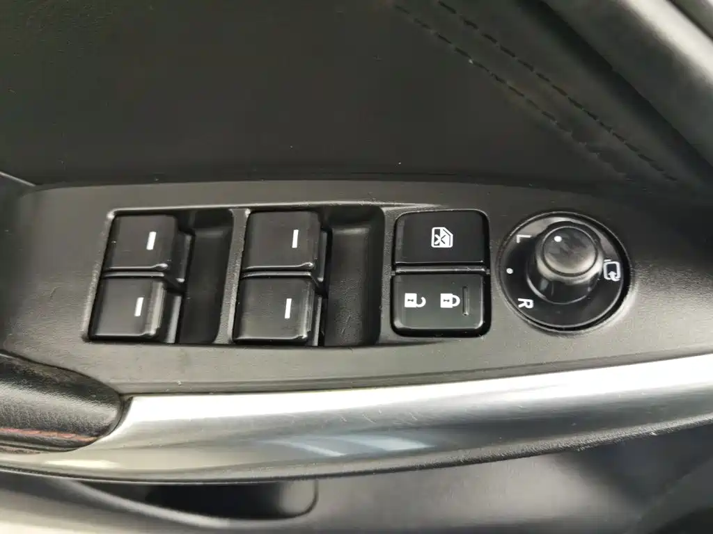 Mazda Atenza — миниатюра 9