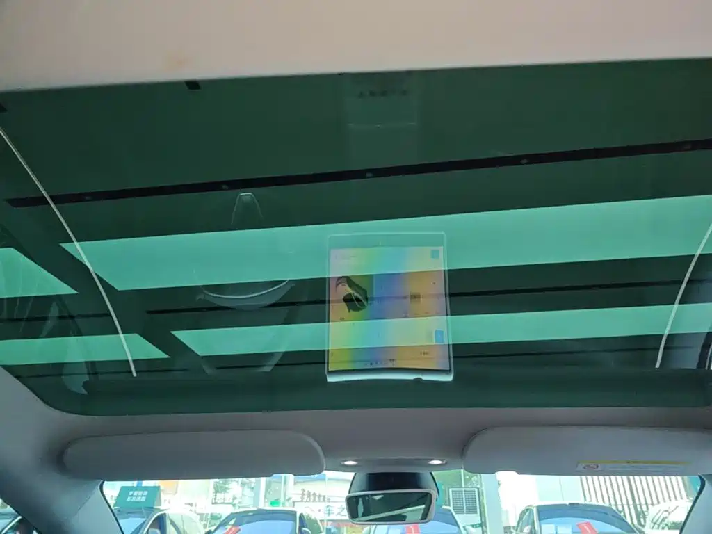 Tesla Model 3 — миниатюра 18