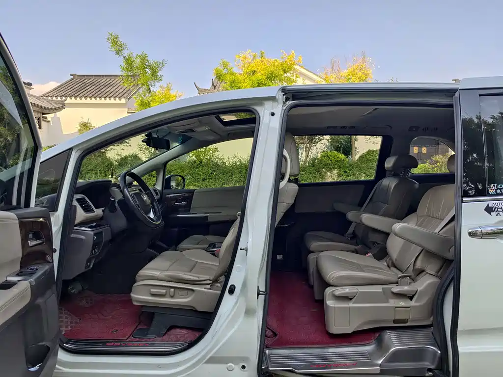 Honda Odyssey 2015 2.4L Luxury