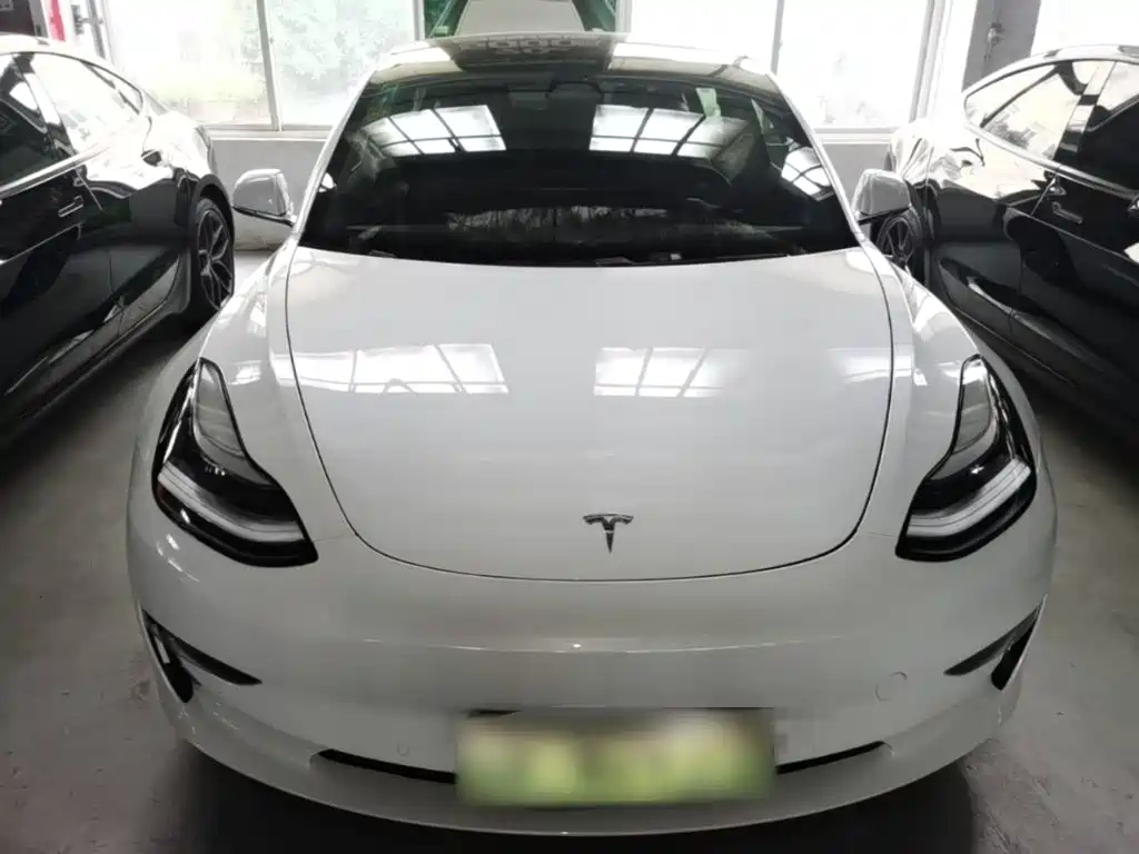 Tesla Model 3 — миниатюра 3