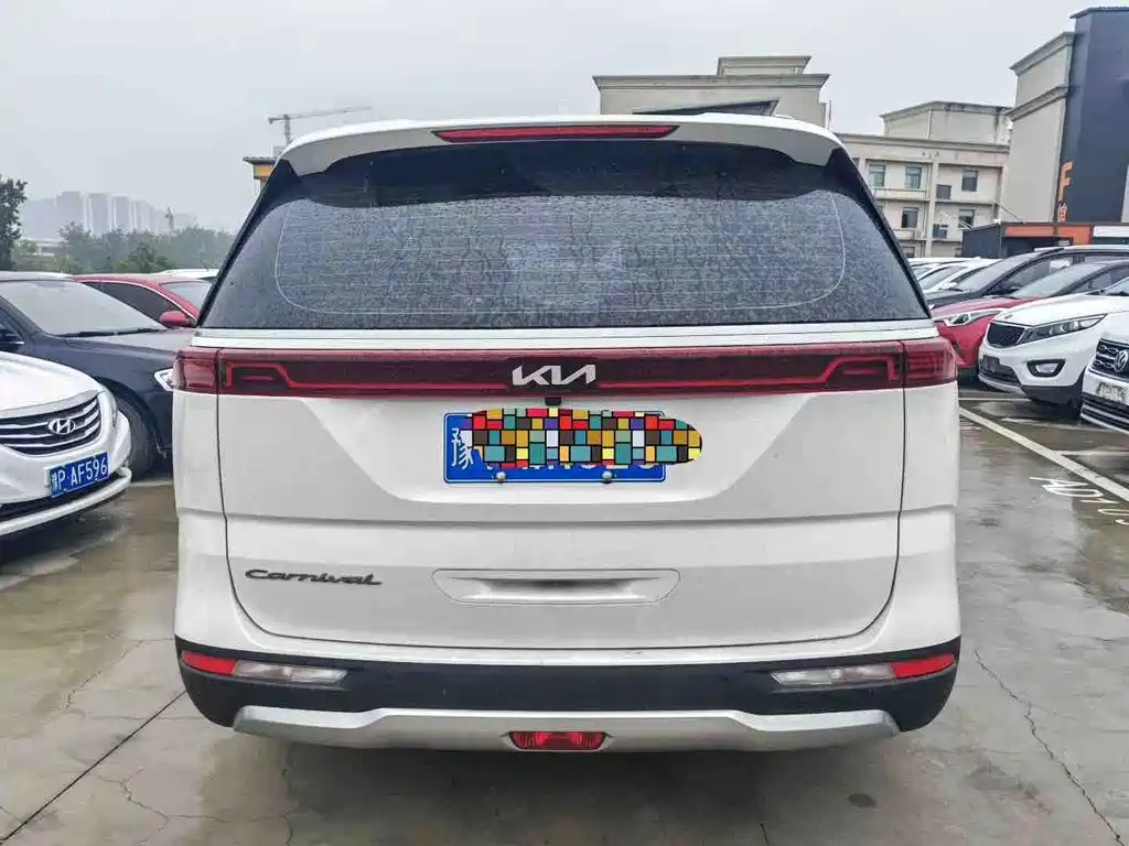 Kia Carnival — миниатюра 6