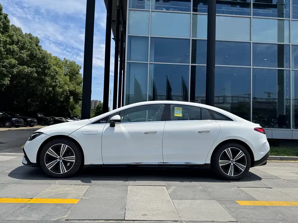 Mercedes-Benz EQE 2025 500 4MATIC