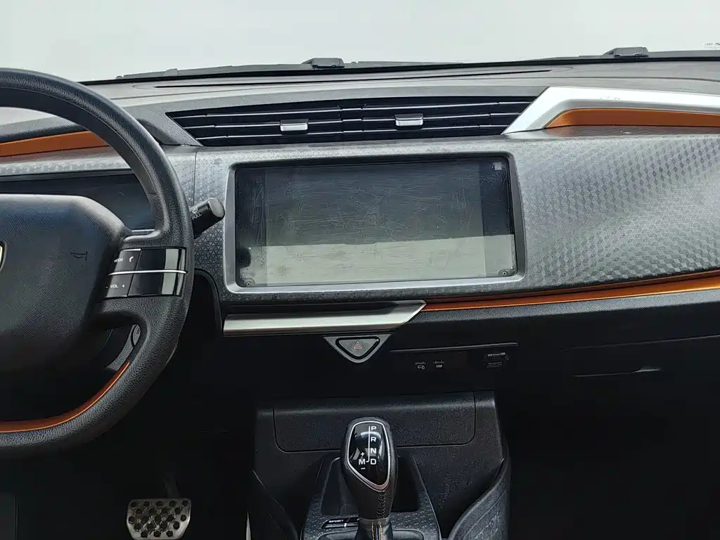 Geely Vision X1 — миниатюра 12