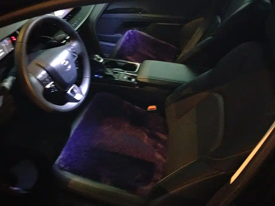 Toyota Camry — миниатюра 9