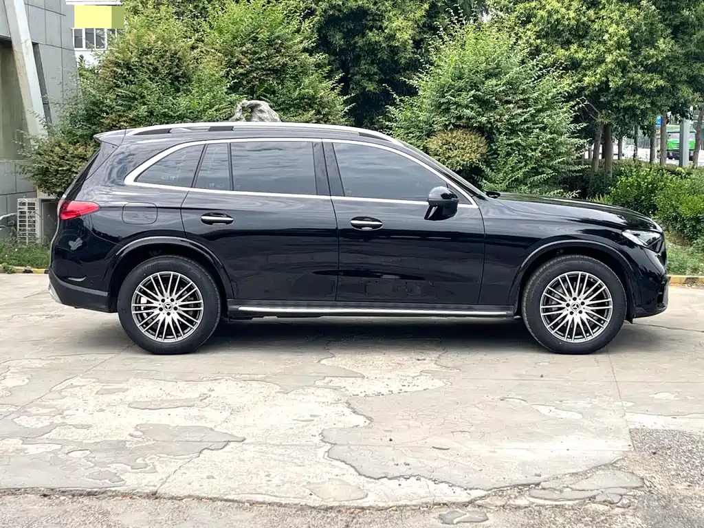 Mercedes-Benz GLC 2025 GLC 300 L 4MATIC 5 мест