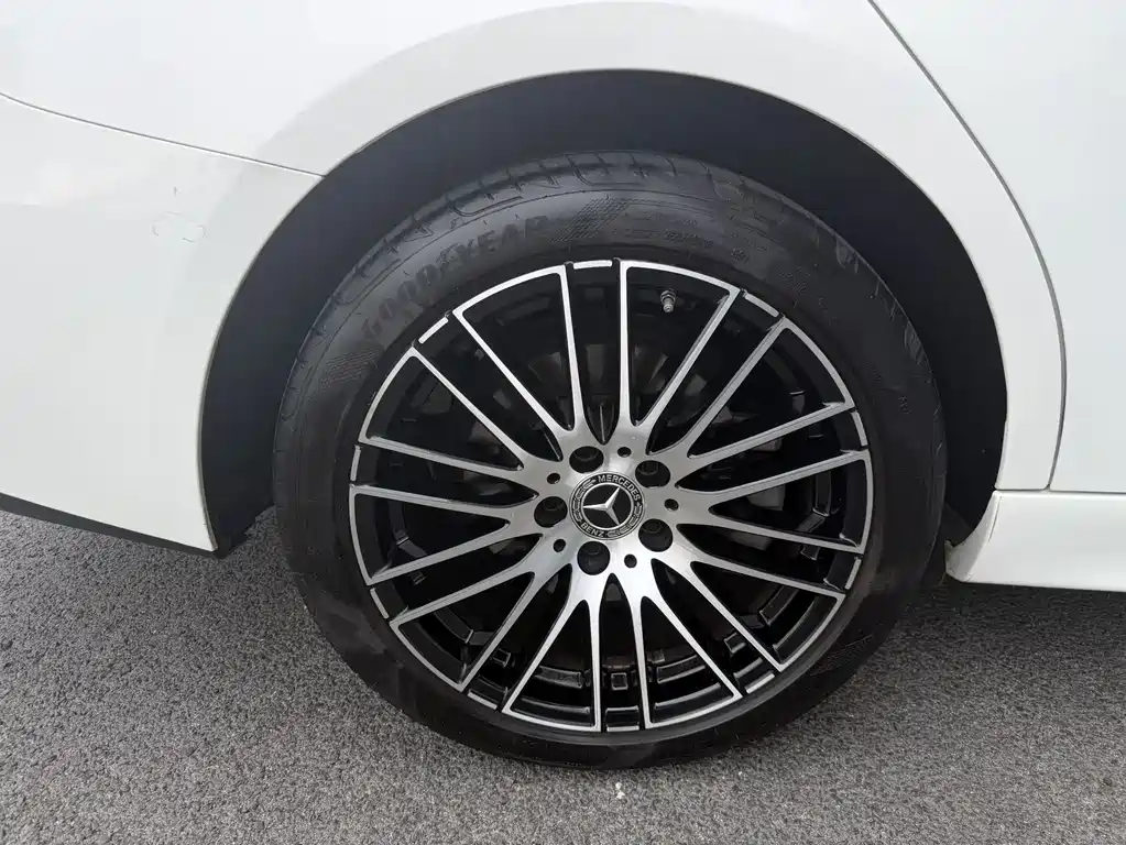 Mercedes-Benz C-Class — миниатюра 15