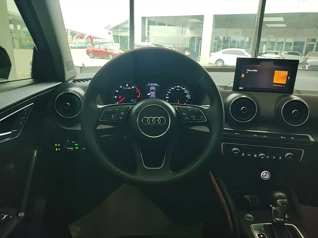 Audi Q2L — миниатюра 11