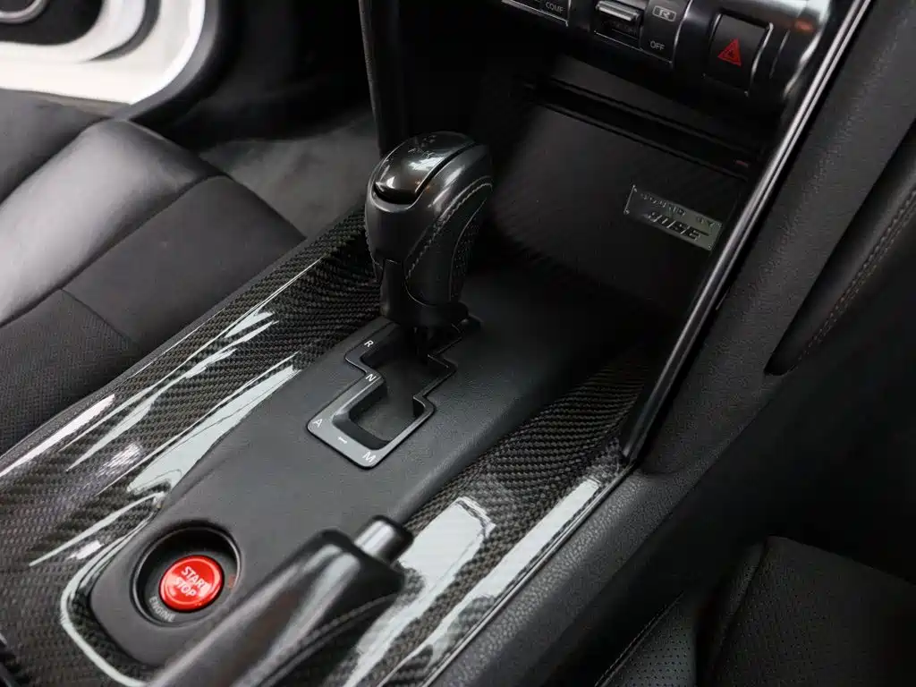 Nissan GT-R — миниатюра 15