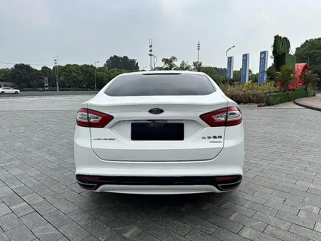 Ford Mondeo — миниатюра 6