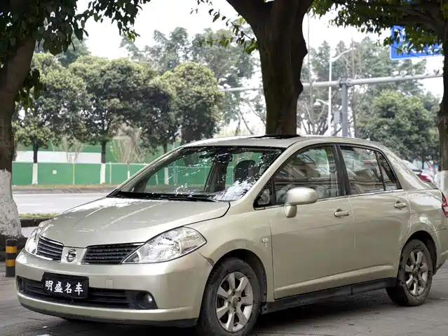 Nissan Tiida