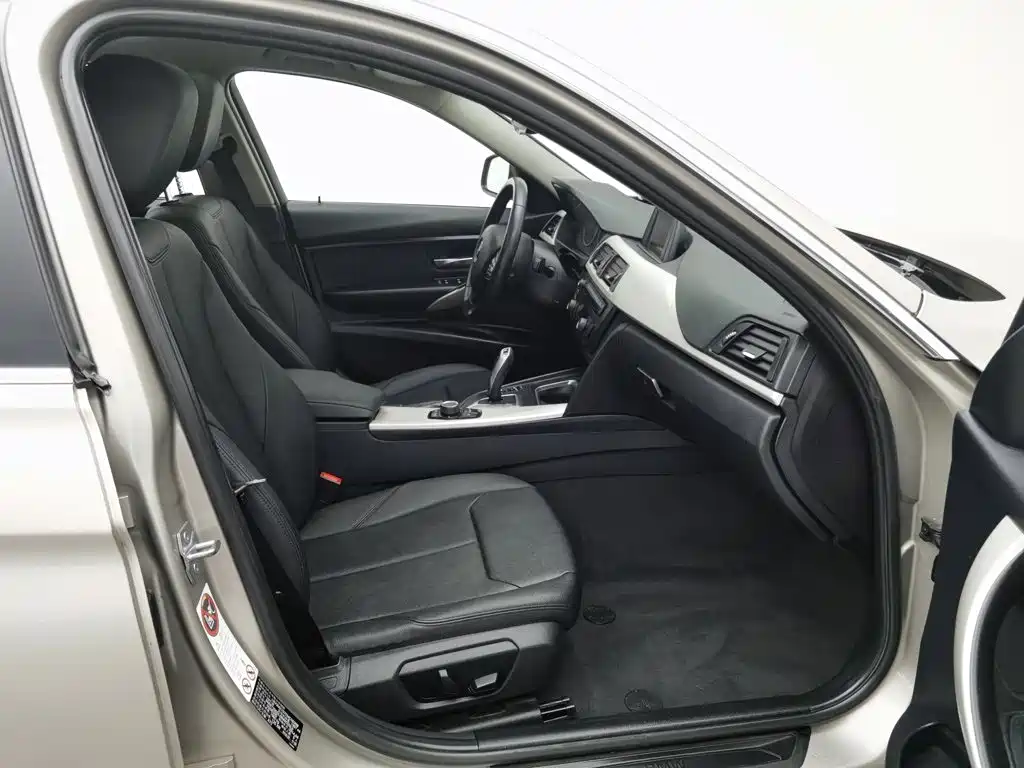 BMW 3 Series — миниатюра 23