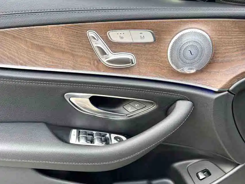 Mercedes-Benz E-Class — миниатюра 7