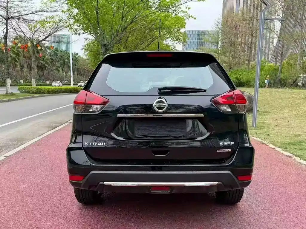 Nissan X-Trail — миниатюра 8