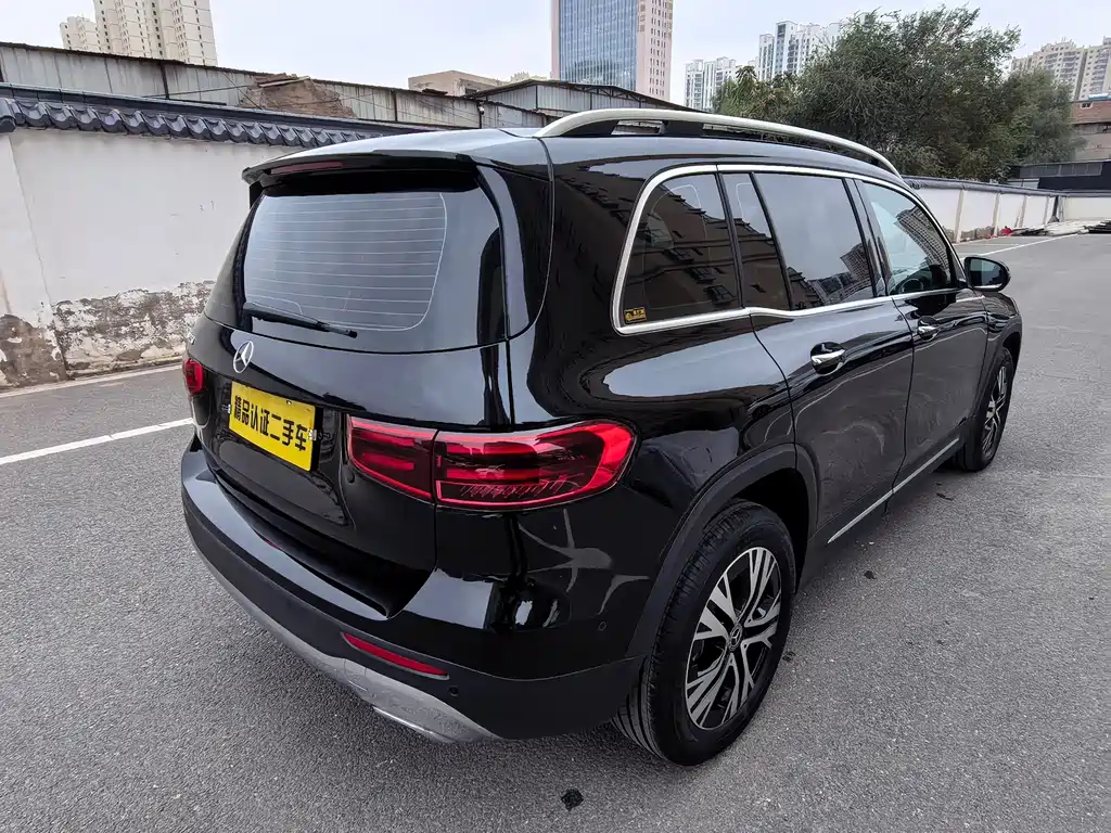 Mercedes-Benz GLB — миниатюра 21