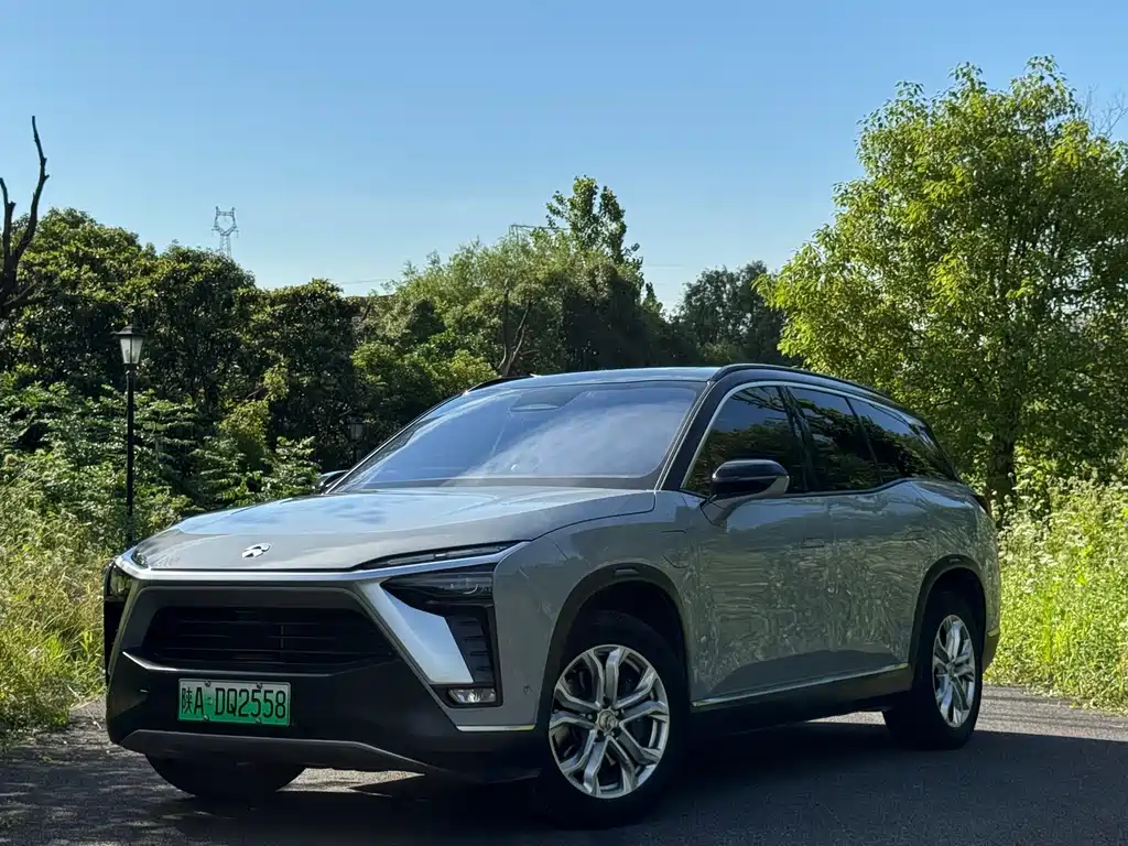 NIO ES8