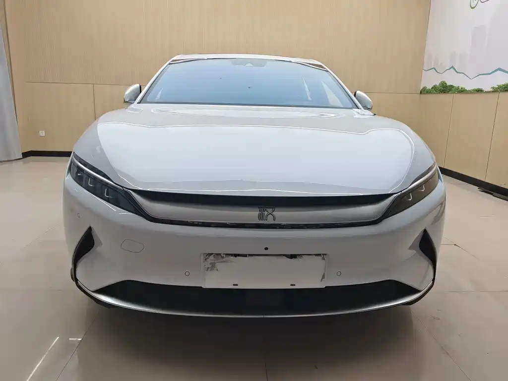 BYD Han — миниатюра 2