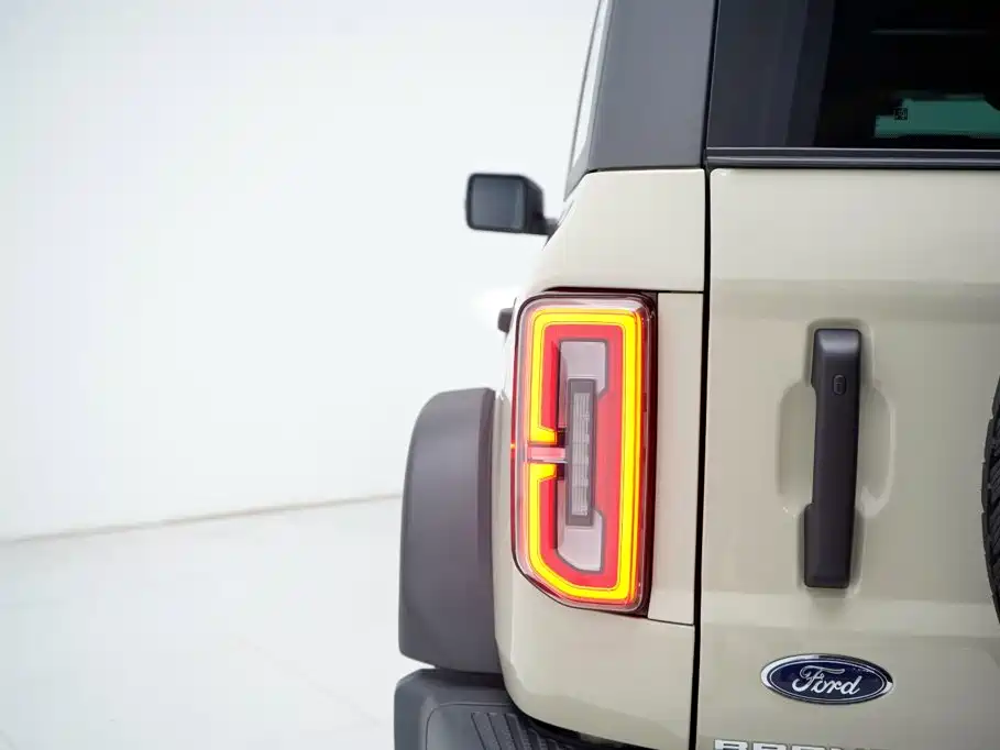 Ford Bronco — миниатюра 14
